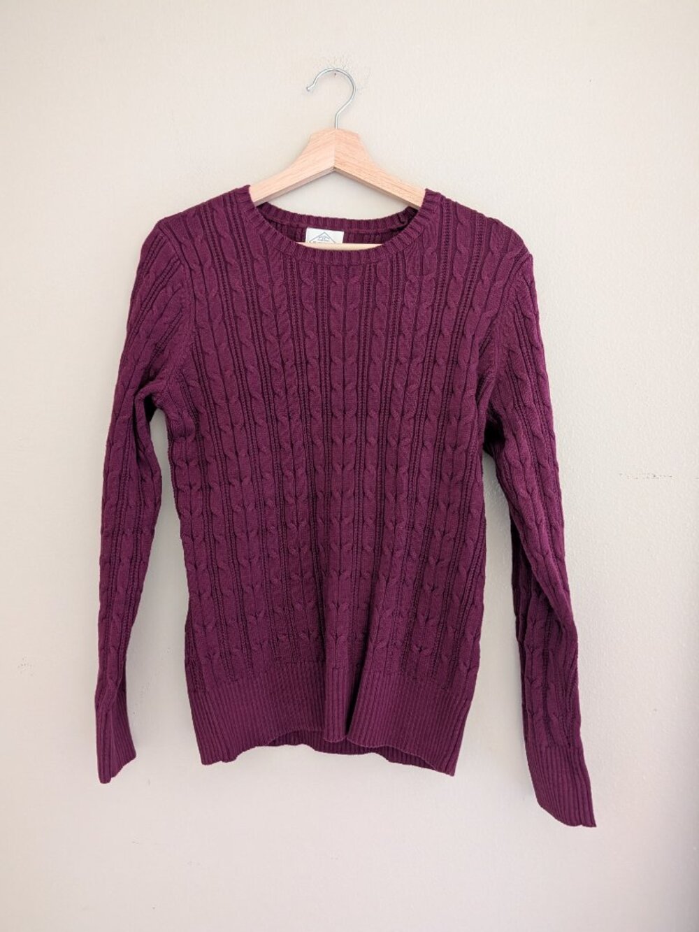 NWT St. John's Bay Crew Neck Deep Ruby Red Classic Cable Knit Sweater Size Large